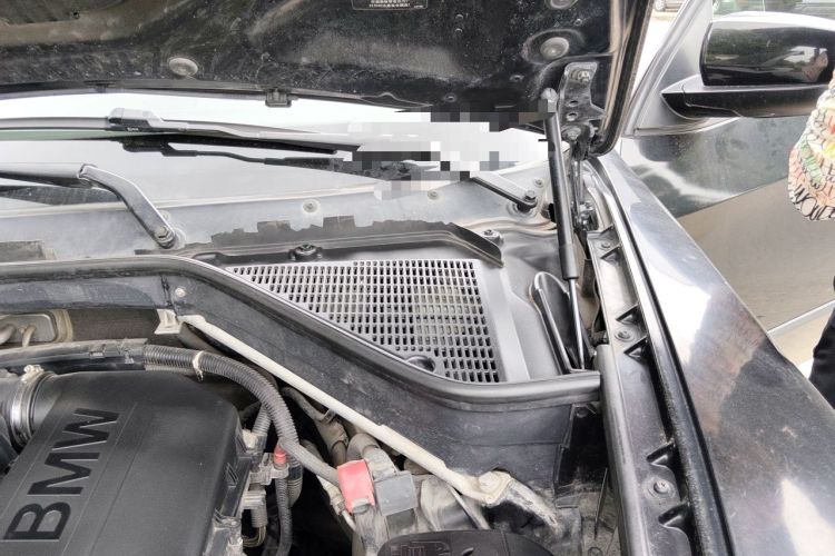 Used BMW X5 2011 xDrive35i Leading Model Engine Bay Left