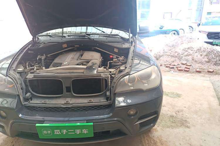 Used BMW X5 2011 xDrive35i low-power version U.S. specification Engine Bay Left