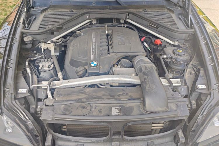 Used BMW X5  Engine Bay