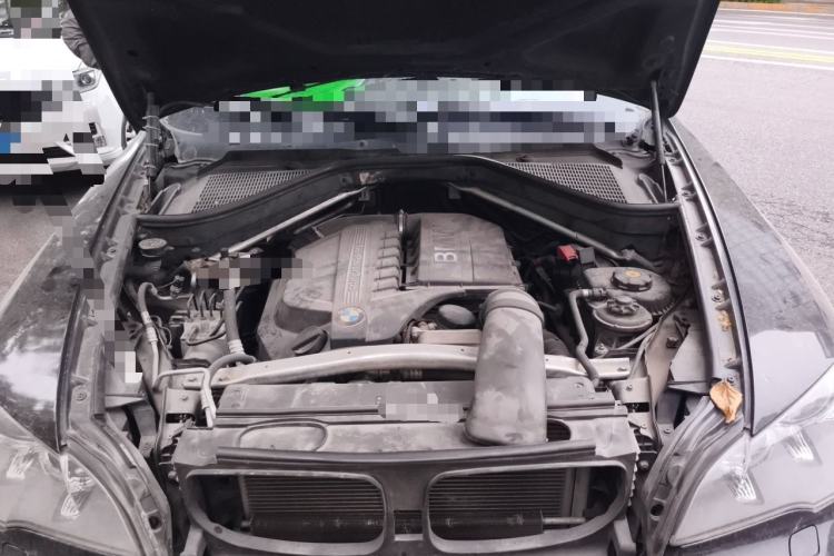 Used BMW X5 2011 xDrive35i Leading Model Engine Bay