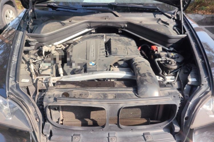 Used BMW X5 2011 xDrive35i Leading Model Engine Bay