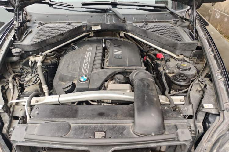 Used BMW X5 2011 xDrive35i Luxury Model Engine Bay