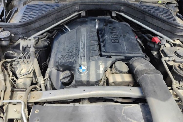 Used BMW X5 2011 xDrive35i Leading Model Engine Bay