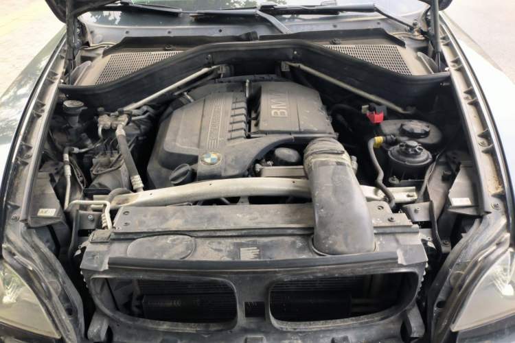 Used BMW X5 2011 xDrive35i Leading Model Engine Bay