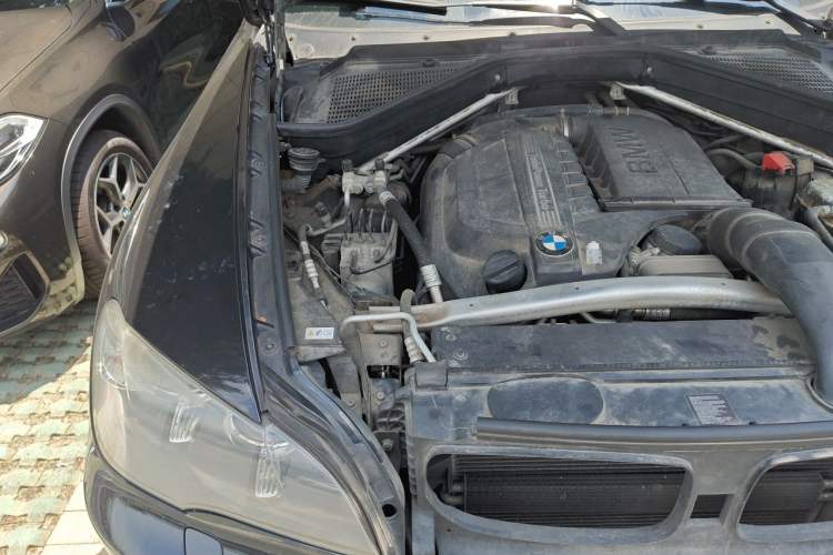 Used BMW X5 2011 xDrive35i Leading Model Engine Bay Right