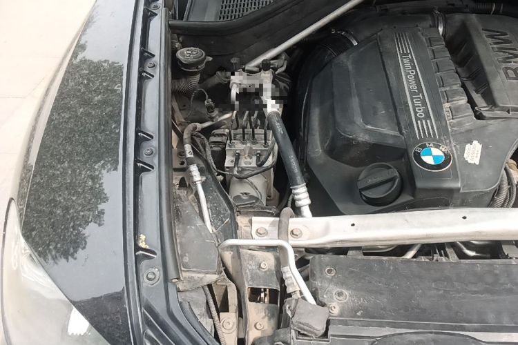 Used BMW X5 2011 xDrive35i Leading Model Engine Bay Right