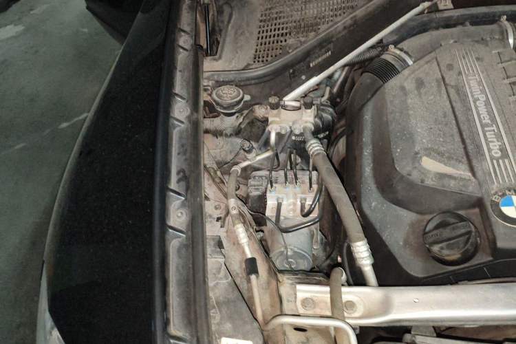 Used BMW X5  Engine Bay Right