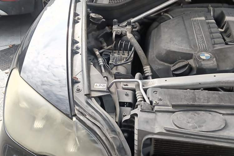 Used BMW X5 2011 xDrive35i Leading Model Engine Bay Right