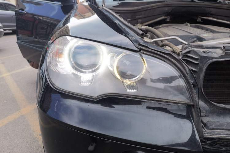 Used BMW X5 2011 xDrive35i Leading Model Engine Bay Right