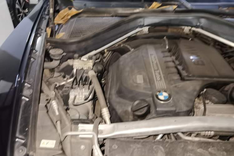 Used BMW X5 2011 xDrive35i Leading Model Engine Bay Right