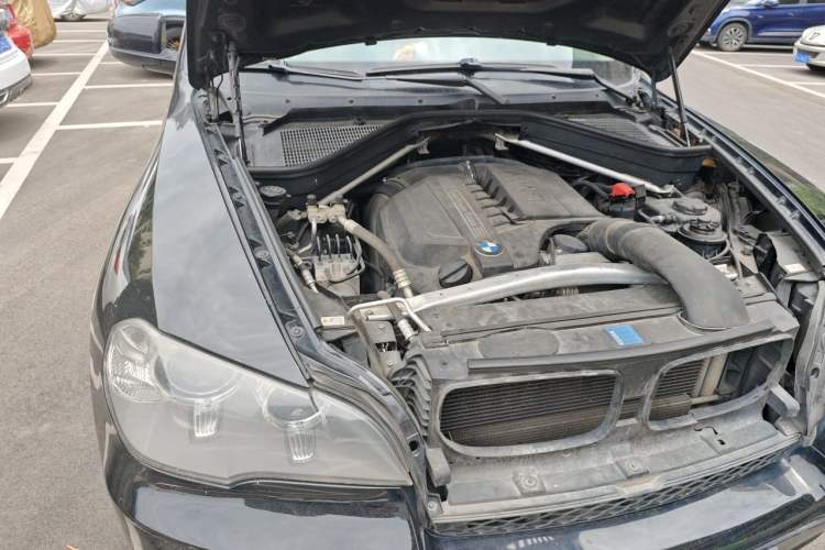 Used BMW X5 2011 xDrive35i Leading Model Engine Bay Right