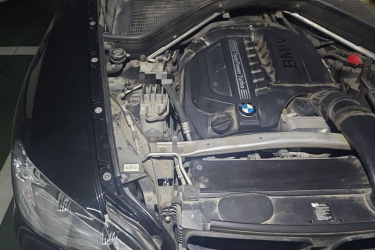 Used BMW X5 2011 xDrive35i Leading Model Engine Bay Right