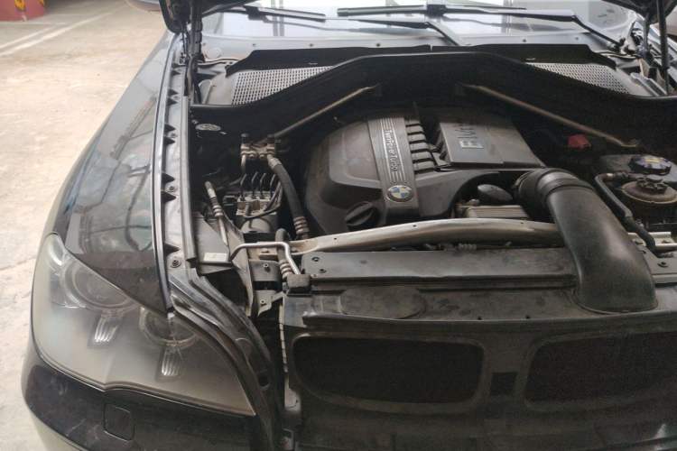 Used BMW X5 2011 xDrive35i Luxury Model Engine Bay Right