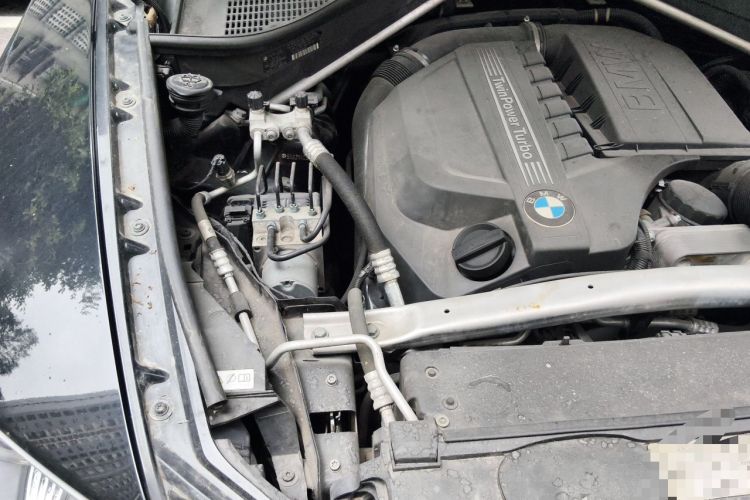 Used BMW X5 2011 xDrive35i Leading Model Engine Bay Right