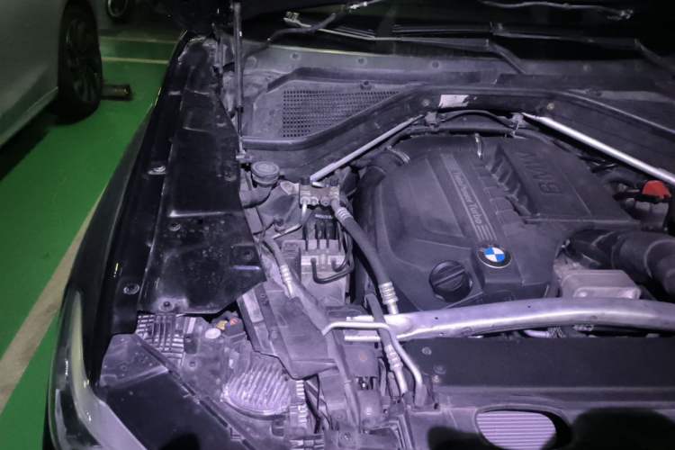 Used BMW X5  Engine Bay Right