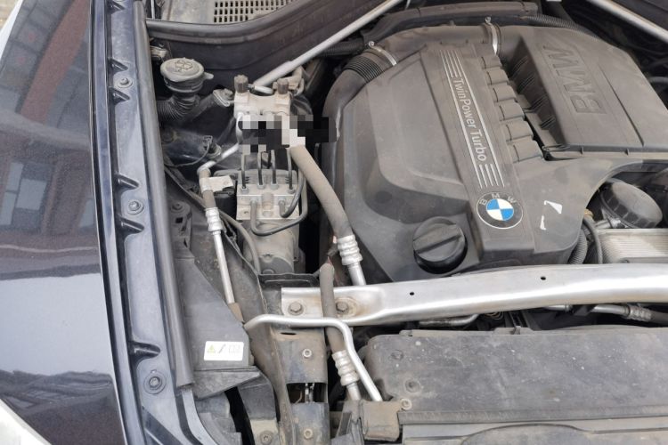 Used BMW X5 2011 xDrive35i Luxury Edition Engine Bay Right