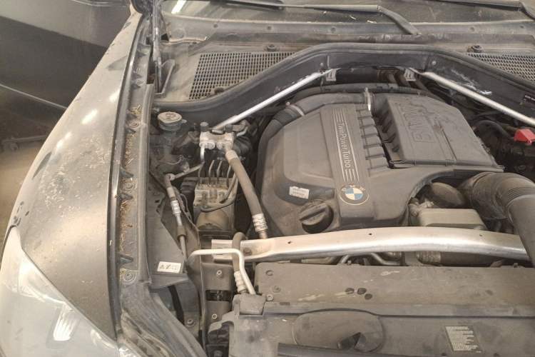 Used BMW X5 2011 xDrive35i Luxury Model Engine Bay Right