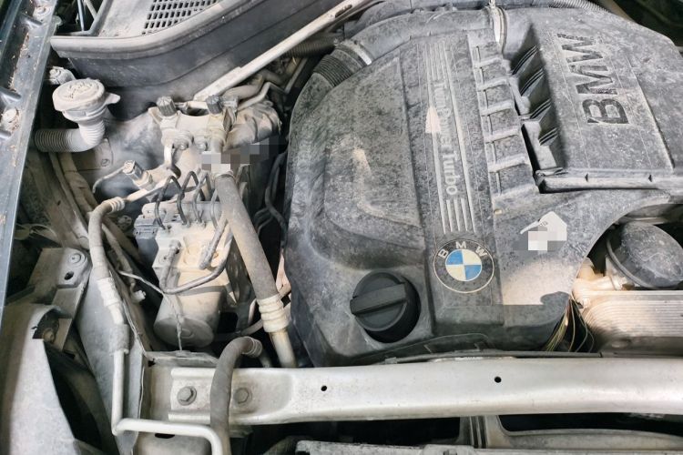 Used BMW X5 2011 xDrive35i Leading Model Engine Bay Right