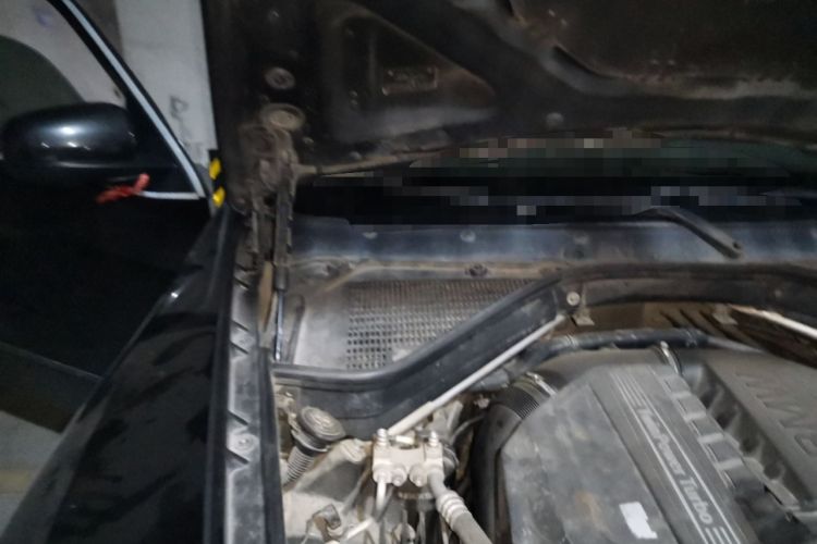 Used BMW X5 2011 xDrive35i Leading Model Engine Bay Right
