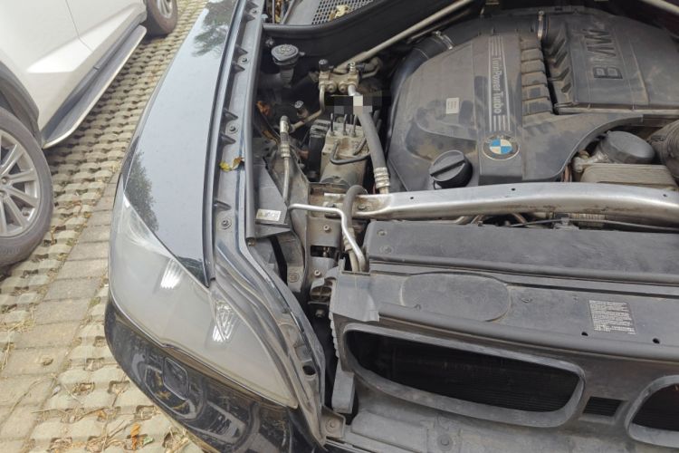Used BMW X5 2011 xDrive35i Leading Model Engine Bay Right