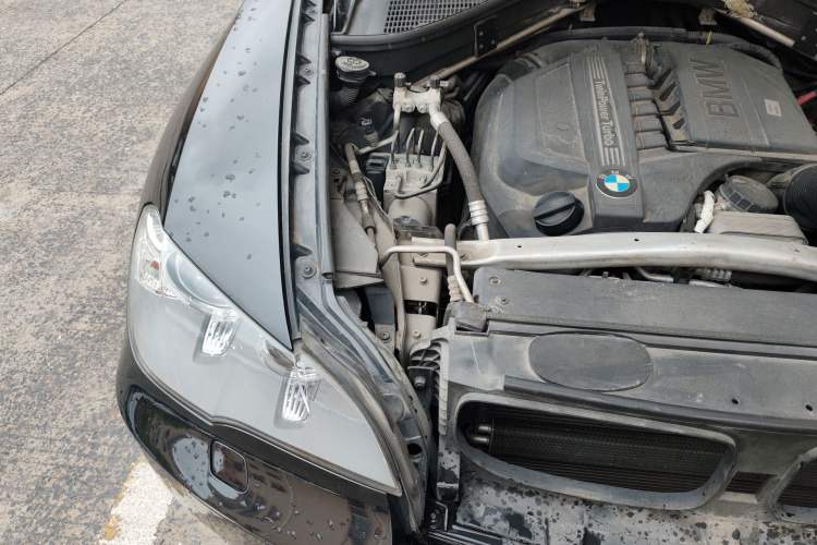 Used BMW X5 2011 xDrive35i Leading Model Engine Bay Right