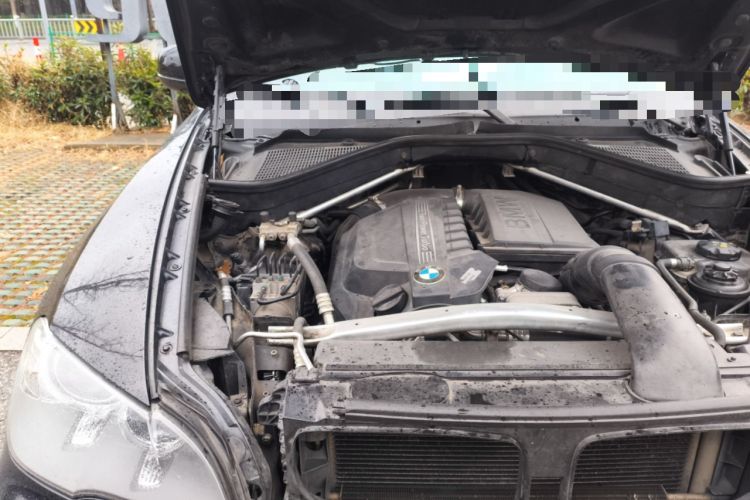 Used BMW X5 2011 xDrive35i Leading Model Engine Bay Right