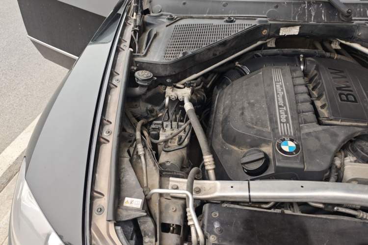 Used BMW X5 2011 xDrive35i Luxury Model Engine Bay Right
