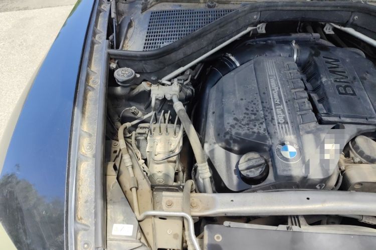 Used BMW X5 2011 xDrive35i Leading Model Engine Bay Right