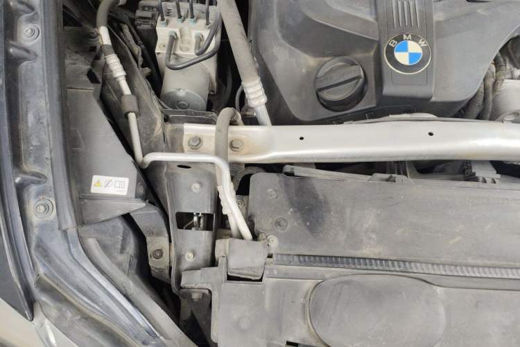Used BMW X5 2011 xDrive35i Leading Model Engine Bay Right