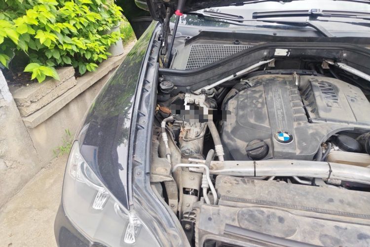Used BMW X5 2011 xDrive35i Luxury Model Engine Bay Right
