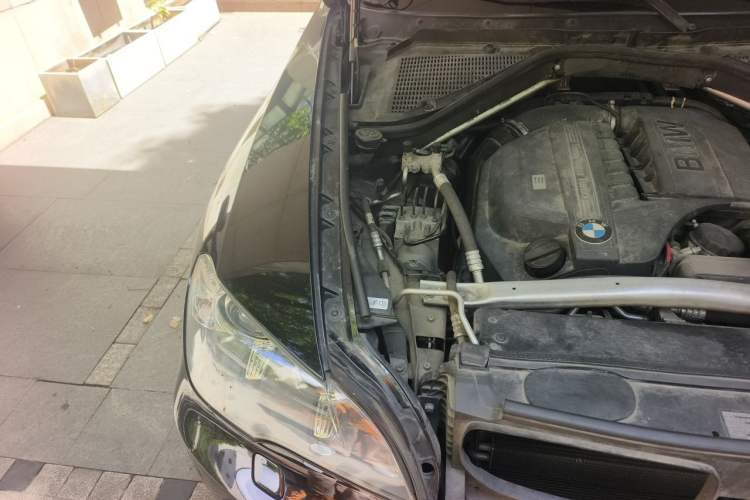 Used BMW X5 2011 xDrive35i Luxury Model Engine Bay Right