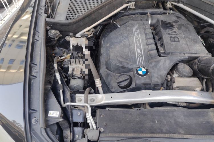 Used BMW X5 2011 xDrive35i Luxury Edition Engine Bay Right