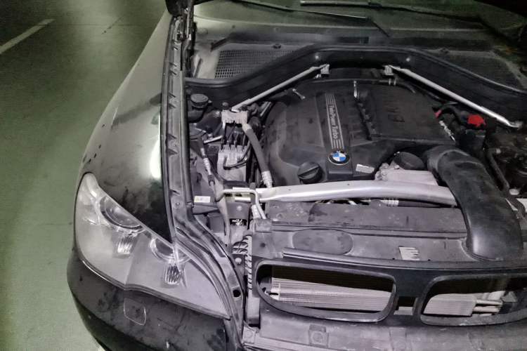 Used BMW X5 2011 xDrive35i Leading Model Engine Bay Right