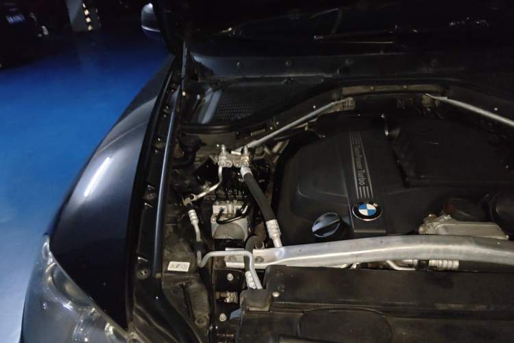 Used BMW X5  Engine Bay Right