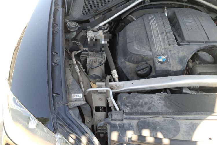 Used BMW X5 2011 xDrive35i Middle East version 5-seater Engine Bay Right