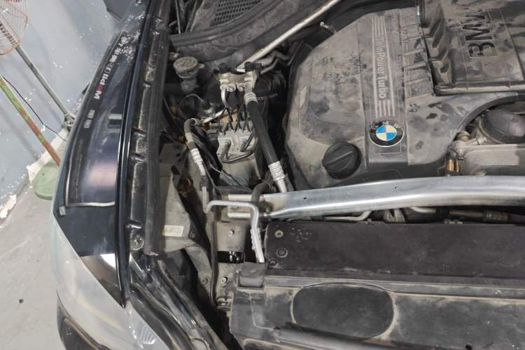 Used BMW X5 2011 xDrive35i Leading Model Engine Bay Right