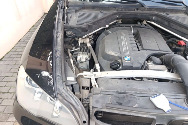 Used BMW X5 2011 xDrive35i Leading Model Engine Bay Right