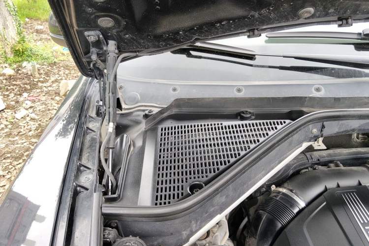 Used BMW X5 2011 xDrive35i Leading Model Engine Bay Right