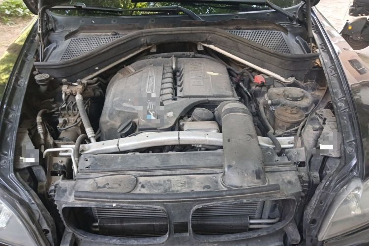 Used BMW X5 2011 xDrive35i Leading Model Engine Bay