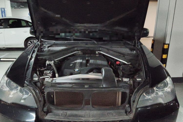 Used BMW X5 2011 xDrive35i Leading Model Engine Bay