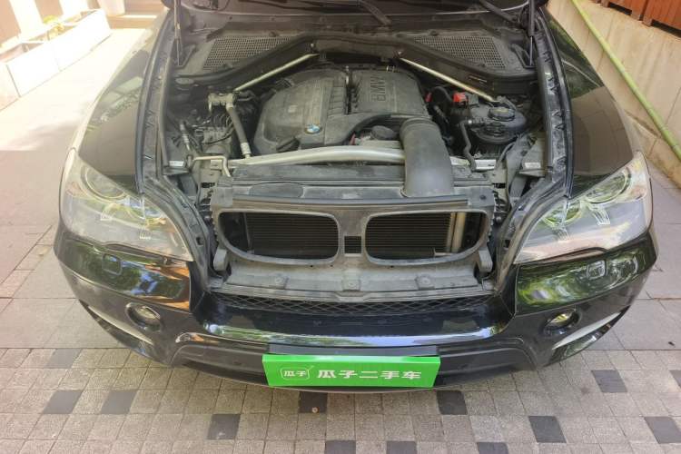 Used BMW X5 2011 xDrive35i Luxury Model Engine Bay