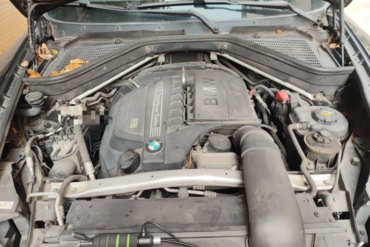 Used BMW X5 2011 xDrive35i Leading Model Engine Bay