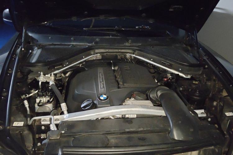 Used BMW X5  Engine Bay