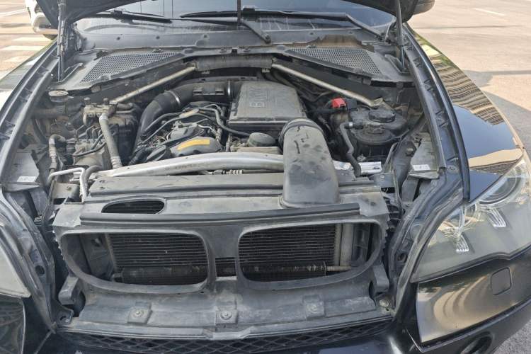 Used BMW X5 2011 xDrive35i Luxury Model Engine Bay