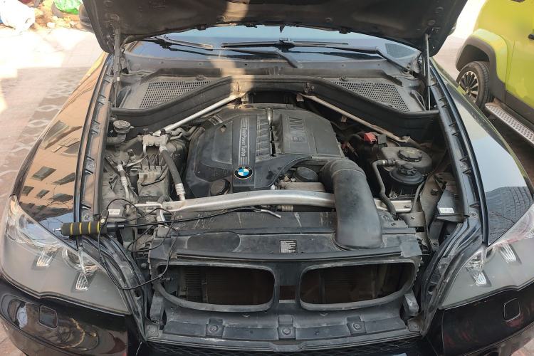 Used BMW X5 2011 xDrive35i Leading Model Engine Bay
