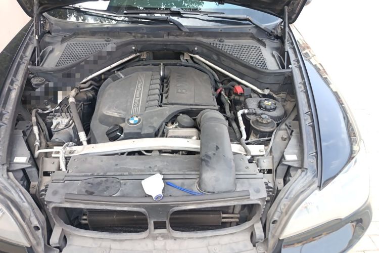 Used BMW X5 2011 xDrive35i Leading Model Engine Bay