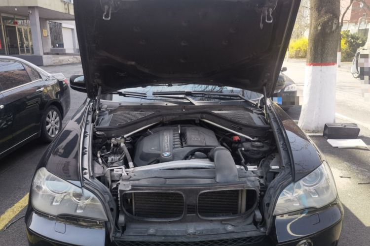Used BMW X5  Engine Bay