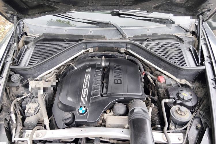 Used BMW X5 2011 xDrive35i Leading Model Engine Bay