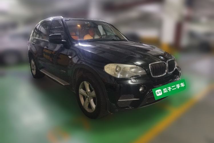 Used BMW X5 2011 xDrive35i Luxury Model Front Right 45 Deg