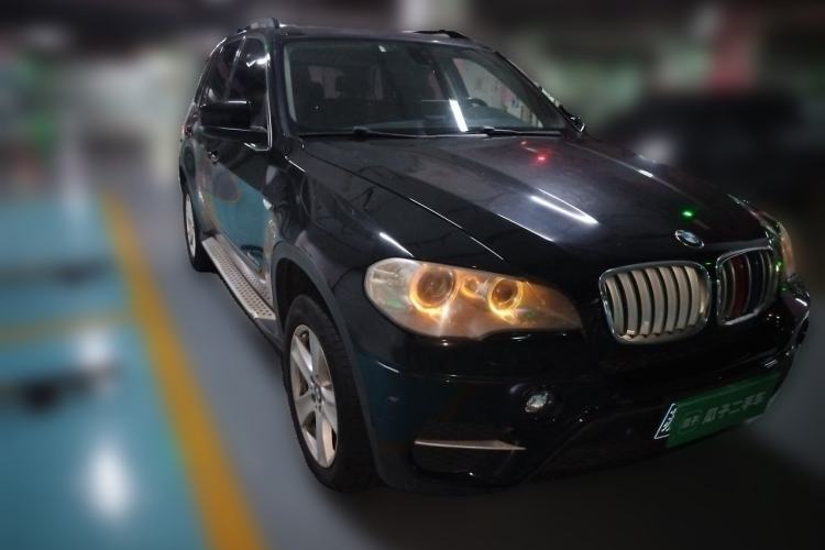 Used BMW X5 2011 xDrive35i Leading Model Front Right 45 Deg